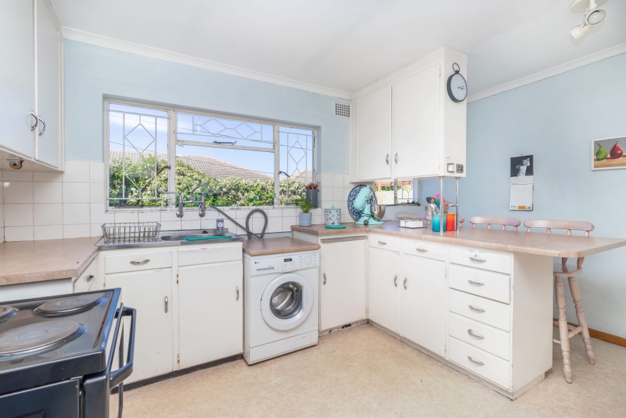 To Let 3 Bedroom Property for Rent in Pinelands Western Cape
